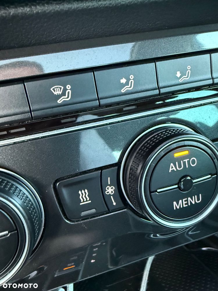 Volkswagen Tiguan 2.0 TDI SCR 4MOTION (BlueMotion Techn.) DSG Highline - 38