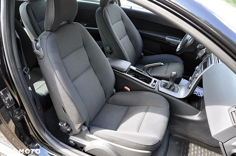 Volvo C30 1.6D Momentum - 22