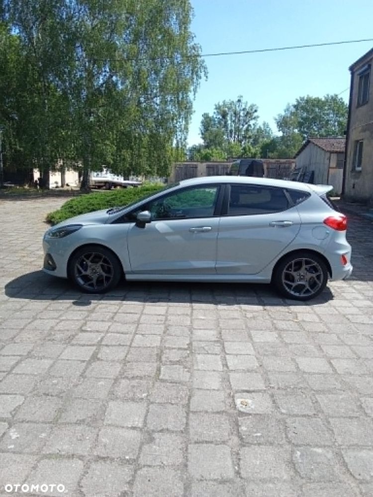 Ford Fiesta - 8