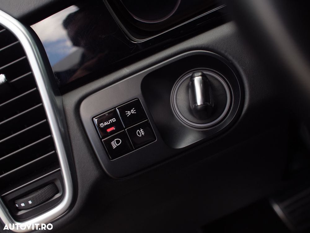 Porsche Cayenne - 18