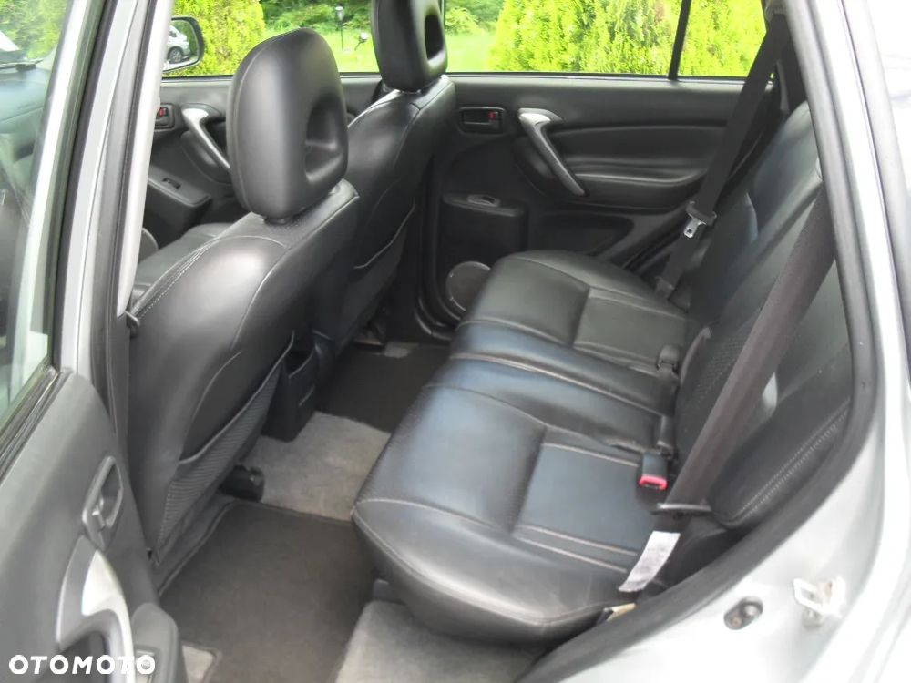 Toyota RAV4 2.0 VVT-i 4x4 - 7