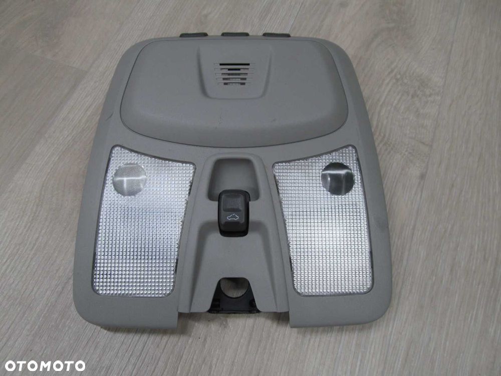 VOLVO XC90 LAMPKA OSWIETLENIA KABINY 30669622 9168160 02-07 - 3