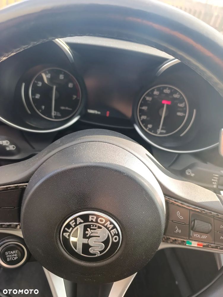 Alfa Romeo Giulia 2.0 Turbo 16V AT8 Veloce - 10