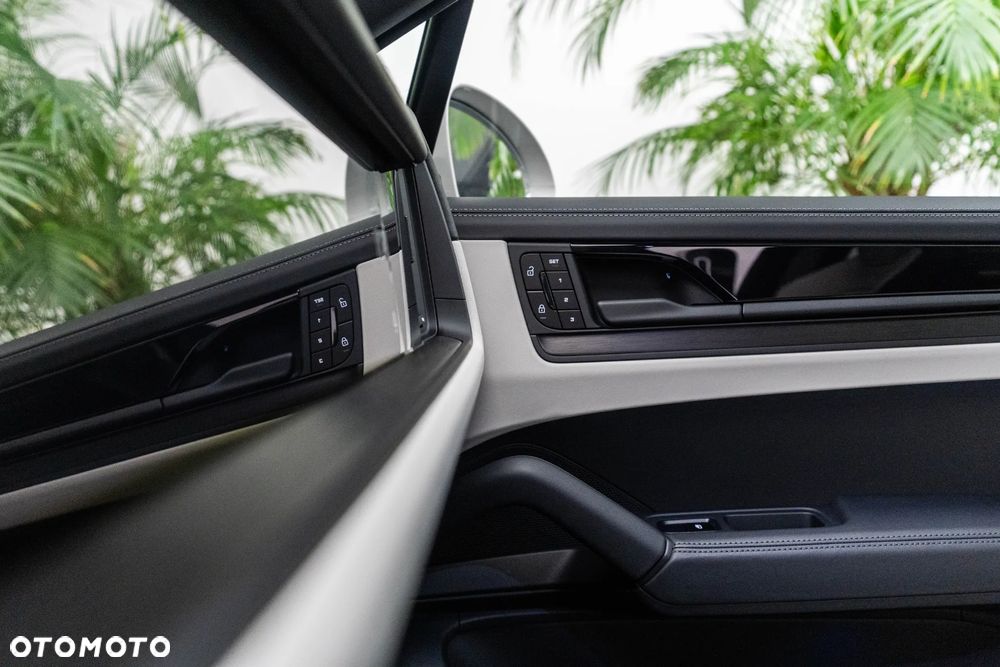 Porsche Cayenne S E-Hybrid PHEV Black Edition - 25