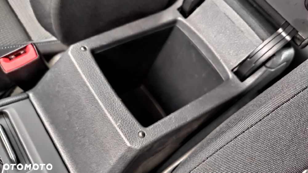 Volkswagen Golf - 29