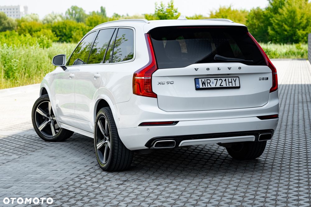 Volvo XC 90 - 9