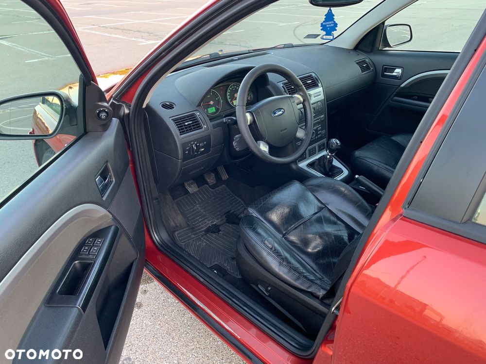Ford Mondeo 2.0 TDCI Ambiente - 12