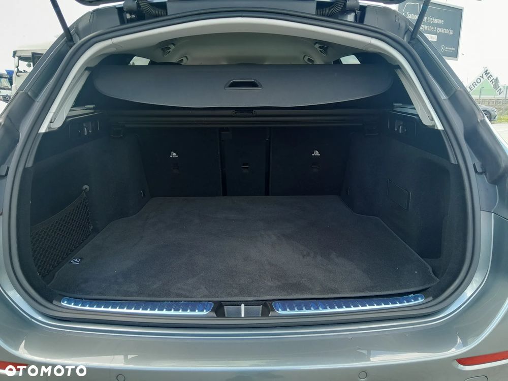 Mercedes-Benz Klasa C 220 d mHEV AMG - 16