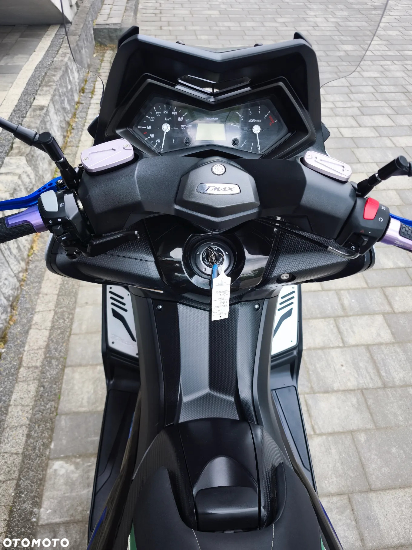 Yamaha Tmax - 12
