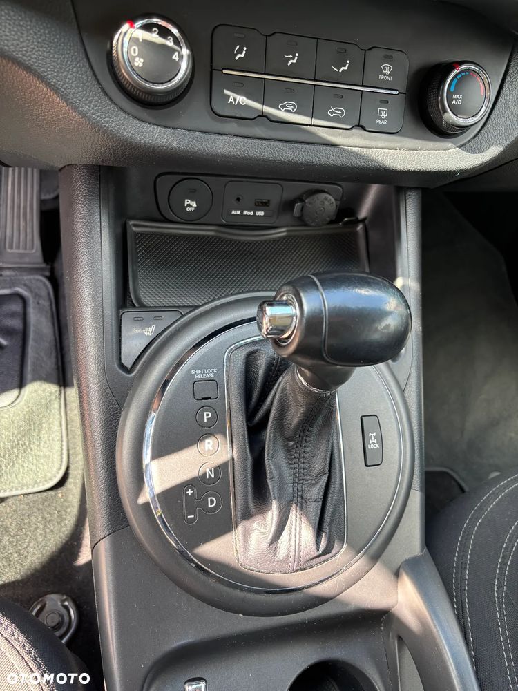 Kia Sportage 2.0 CRDI AWD Vision - 19