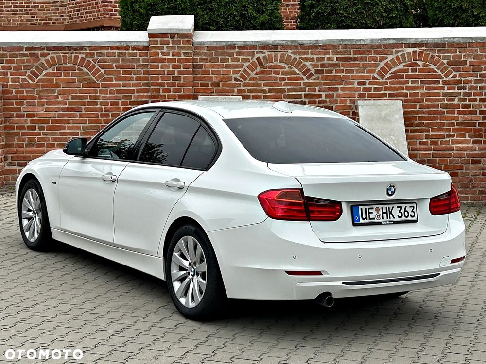 BMW Seria 3 320d Sport Line - 27