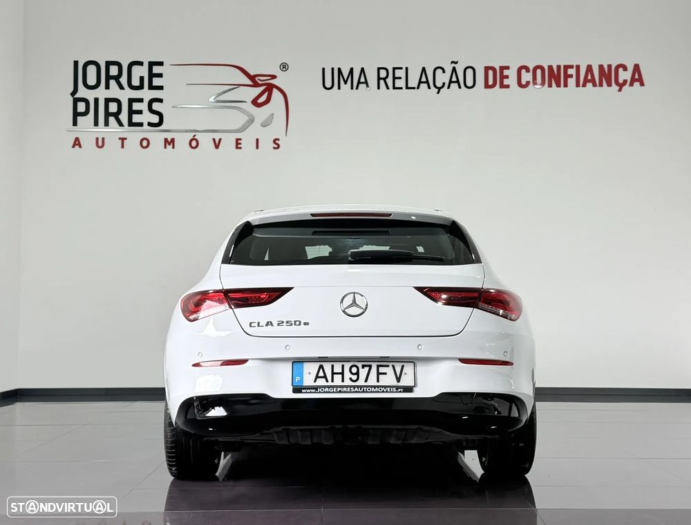 Mercedes-Benz CLA 250 e Shooting Brake Progressive - 14