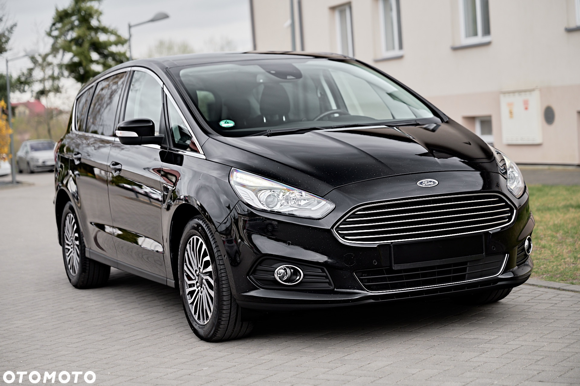 Ford S-Max - 16