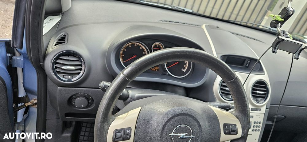 Opel Corsa 1.4i Sport - 9