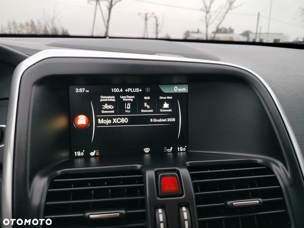 Volvo XC 60 T5 AWD Momentum EU6 - 19