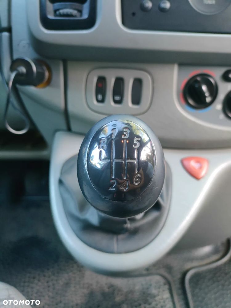 Opel Vivaro - 15