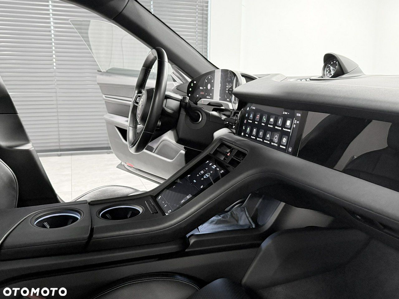 Porsche Taycan Sport Turismo Performance Plus - 16