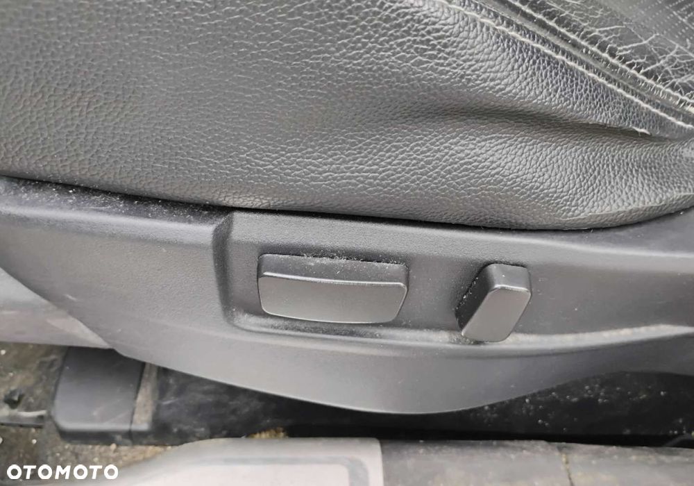 Mitsubishi Outlander - 25