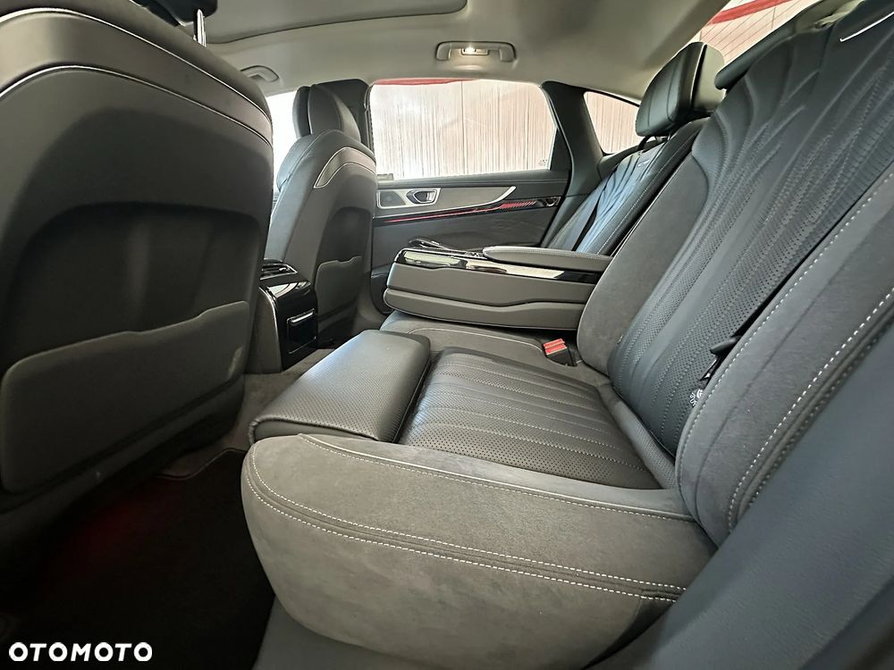 Hongqi H9 - 10