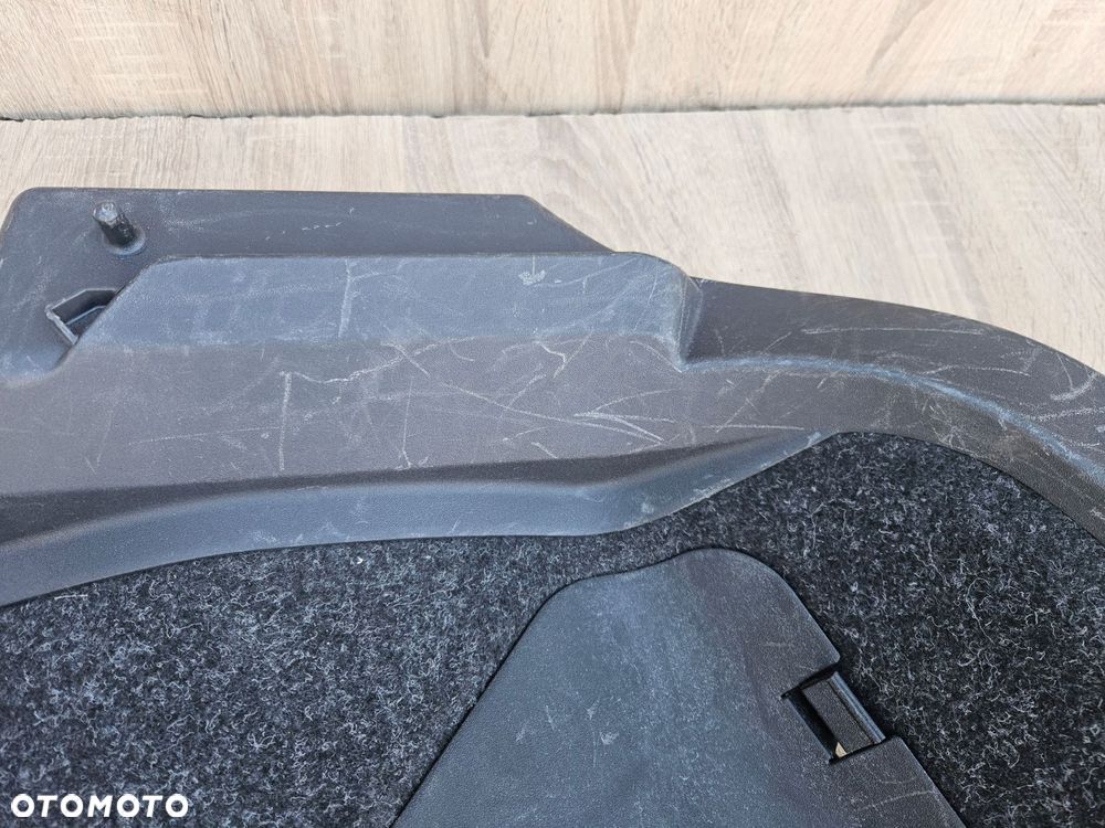 toyota auris 07-12 boczek prawy bagażnika - 2