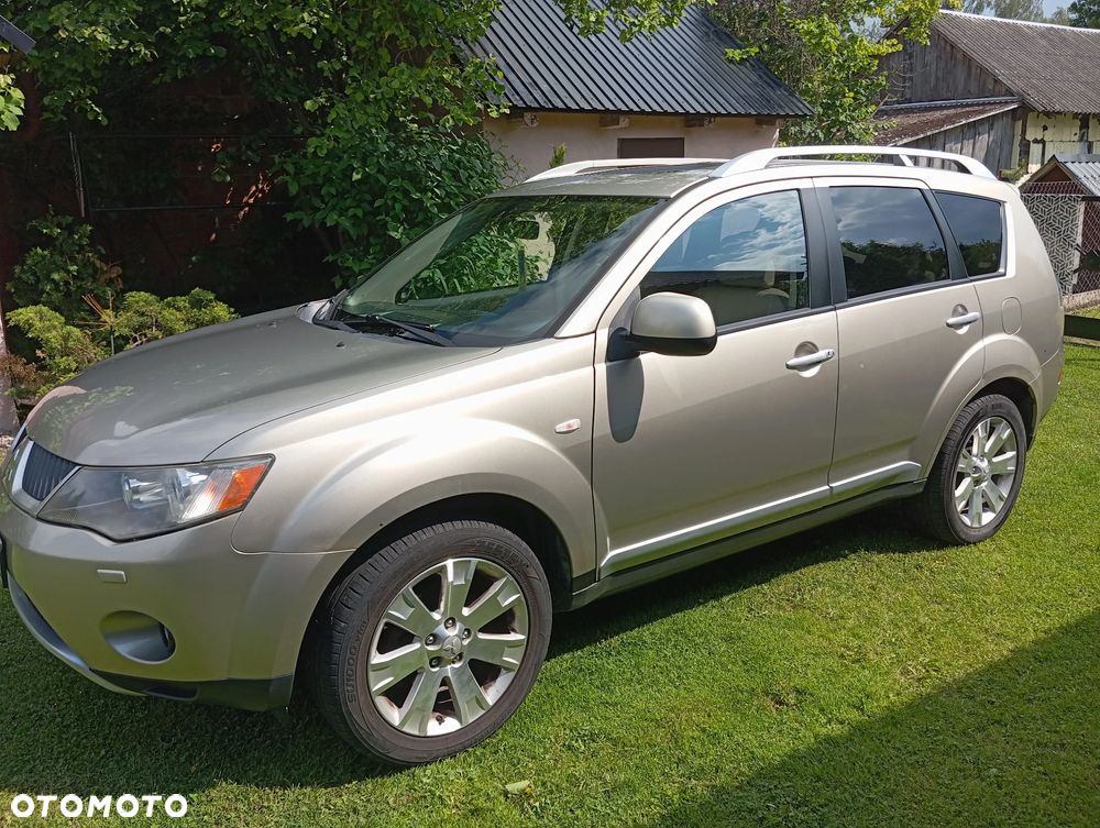 Mitsubishi Outlander 2.0 DID Instyle - 3