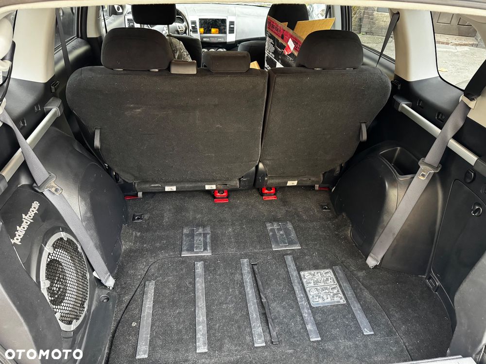 Mitsubishi Outlander 2.2 DID Intense + - 11