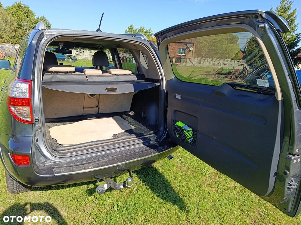 Toyota RAV4 2.2 D-CAT 2010 - 9
