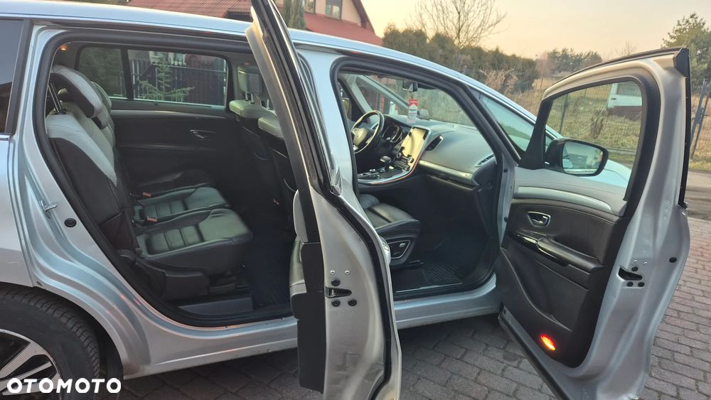 Renault Espace 1.6 dCi Energy Initiale Paris EDC 7os - 11