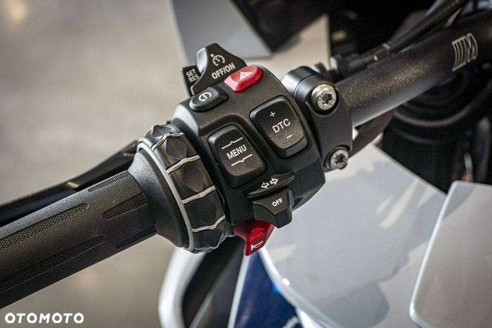 BMW XR - 13