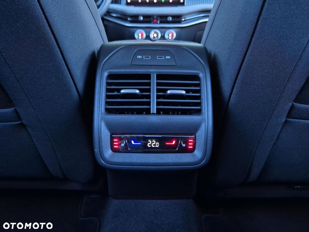 Skoda Superb 2.0 TDI SCR Selection DSG - 18