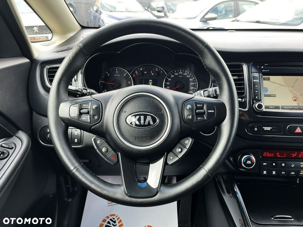Kia Carens - 12