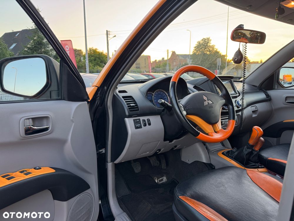 Mitsubishi L200 2.5 DID Summer Edition Sport - 23