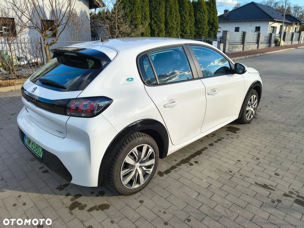 Peugeot 208 Allure - 8