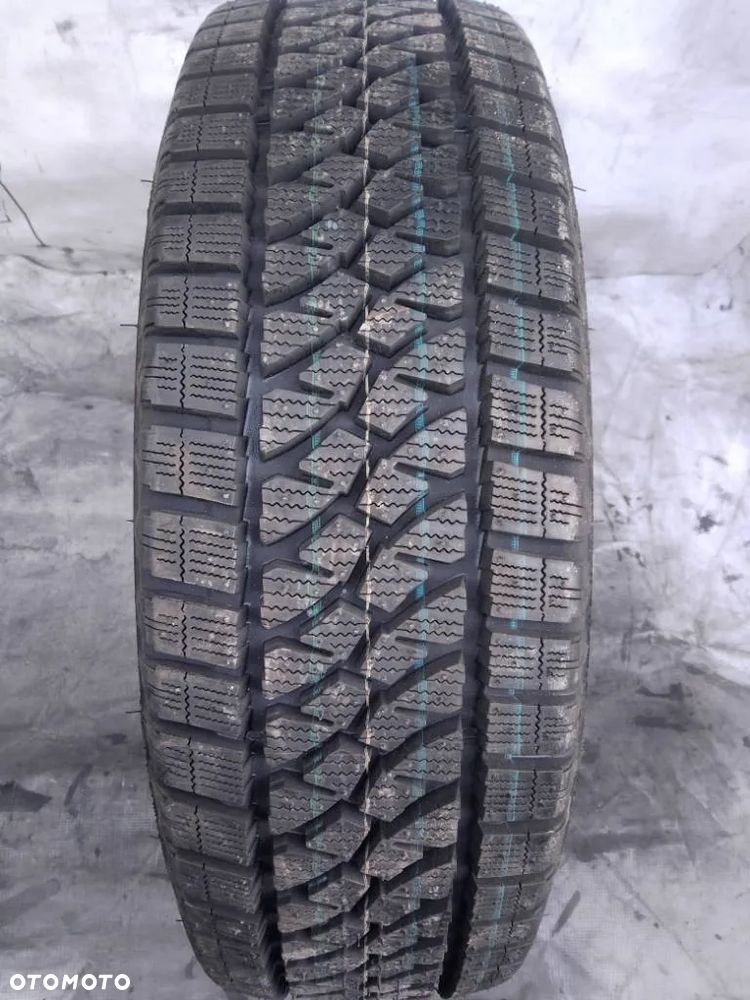 Bridgestone Blizzak W810 205/65 R16C 107/105T 2022 - 1