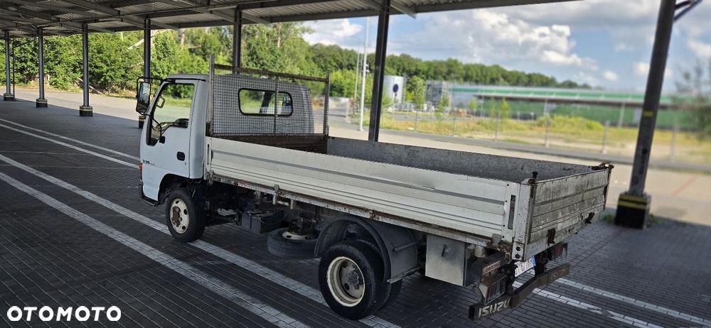 Isuzu NPR69 - 4