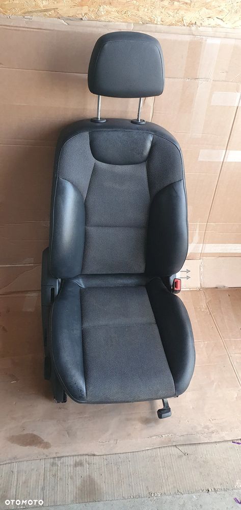 Fotel pasażera prawy przód pół skóra Mercedes C-Klasa W211 - 1