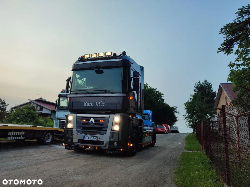 Renault MAGNUM - 3