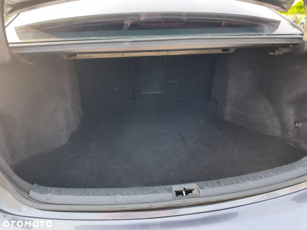 Toyota Avensis 1.8 Sol plus - 9
