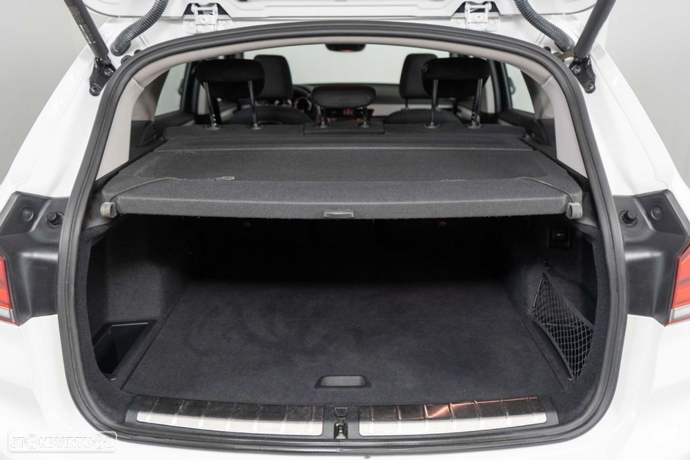 BMW X1 25 e xDrive Corporate Edition - 12