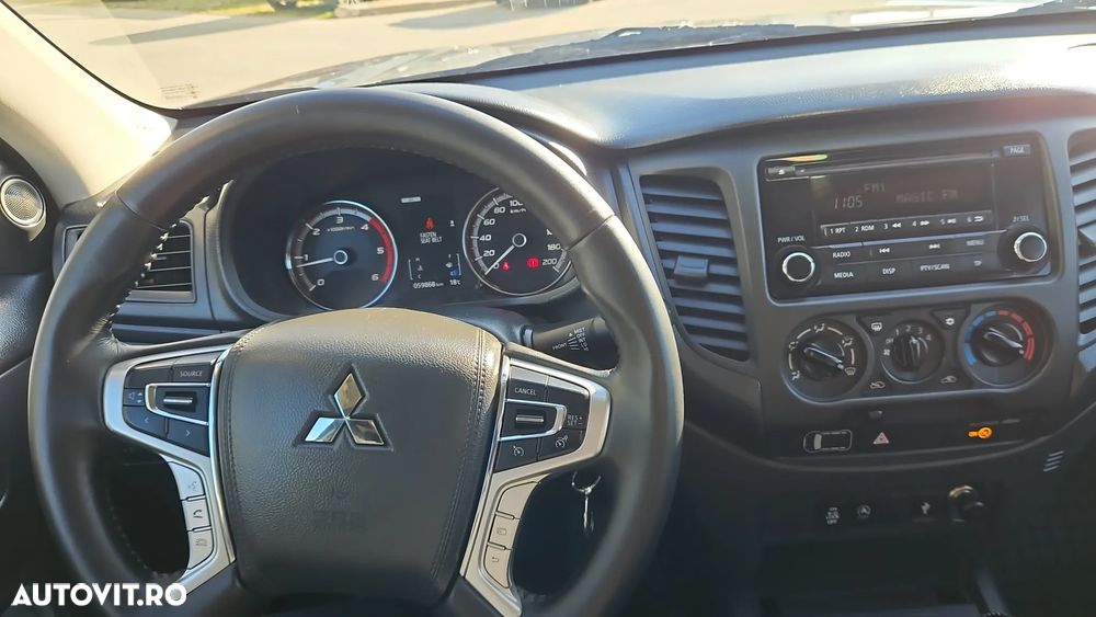 Mitsubishi L200 Double Cab 2.2 DI-D M/T Intense - 15