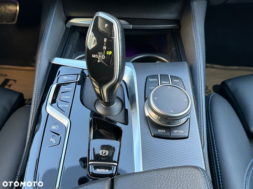 BMW Seria 5 530e xDrive sport - 15