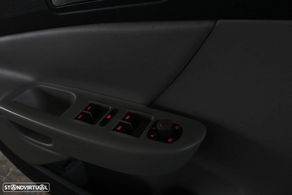 VW Passat Variant 2.0 TDi Sportline - 56