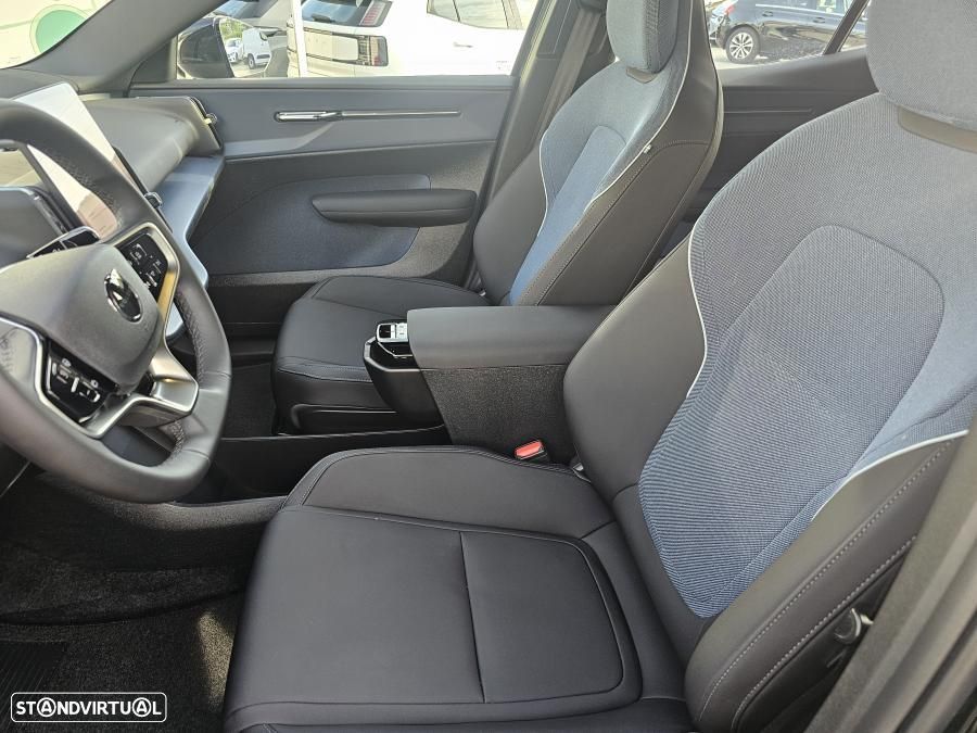 Volvo EX30 Single Motor Extended Range RWD Core - 18