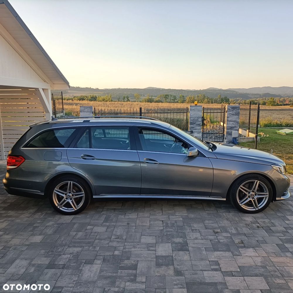 Mercedes-Benz Klasa E 300 T BlueTEC 7G-TRONIC - 23