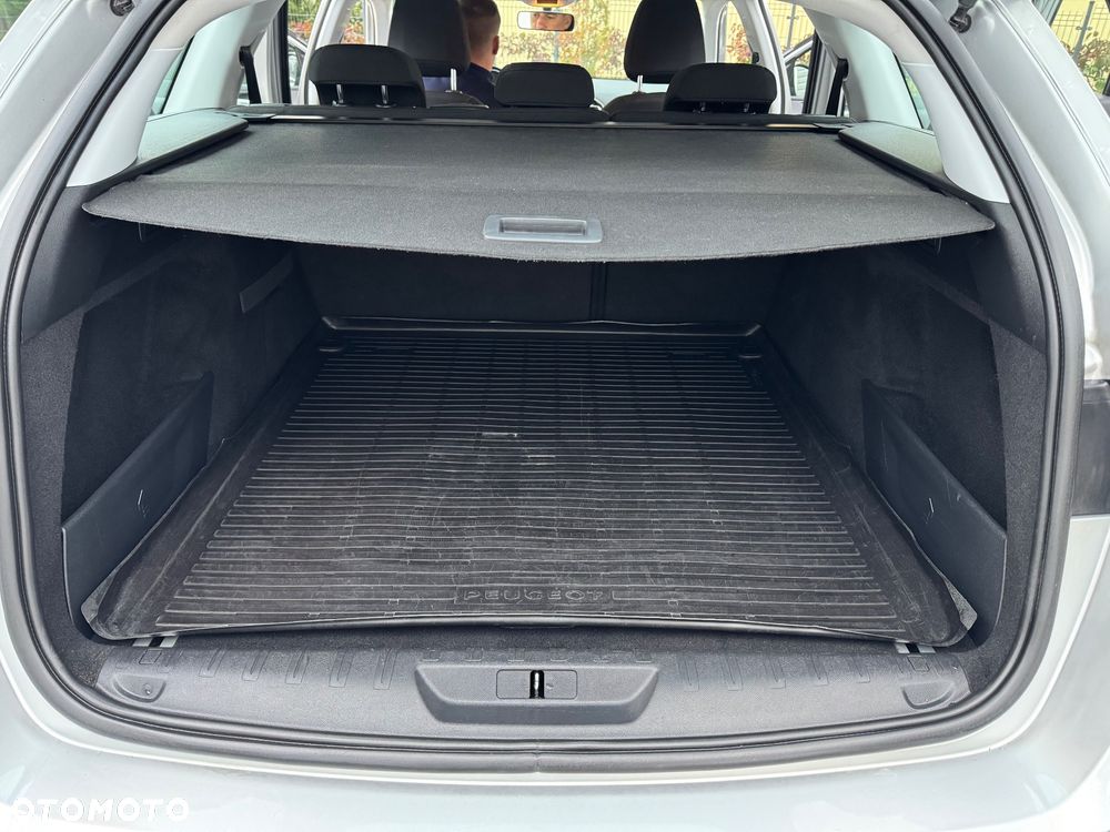 Peugeot 308 SW HDi FAP 110 (Blue Lion) Business Line Niveau 1 - 31
