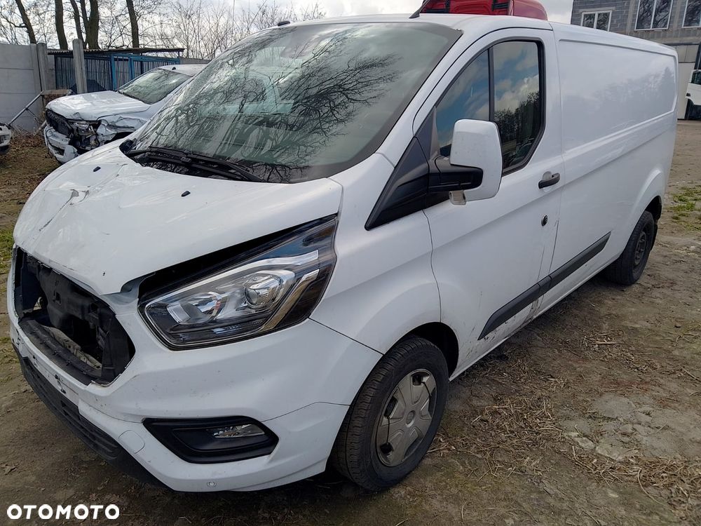 Ford TRANSIT CUSTOM L2H1 - 4