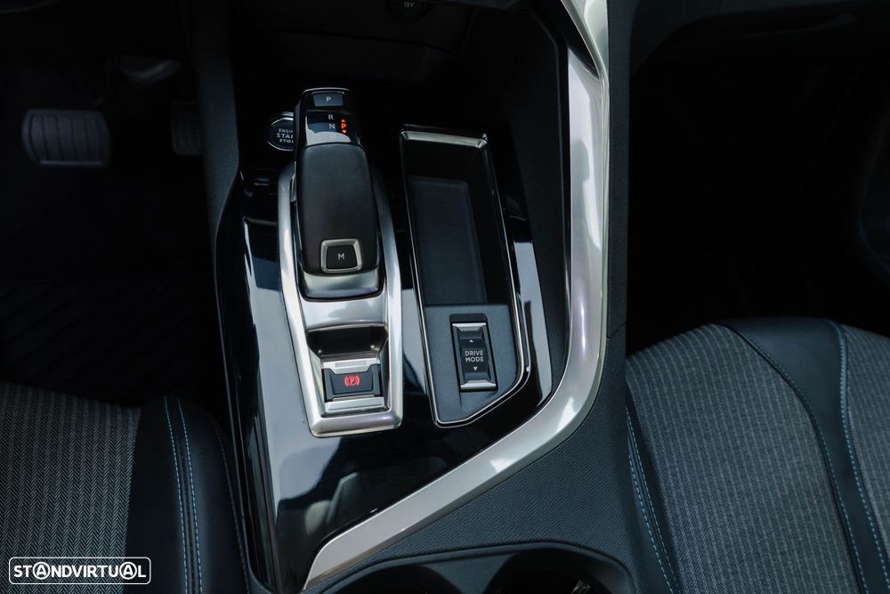 Peugeot 3008 1.2 PureTech Allure EAT8 - 24