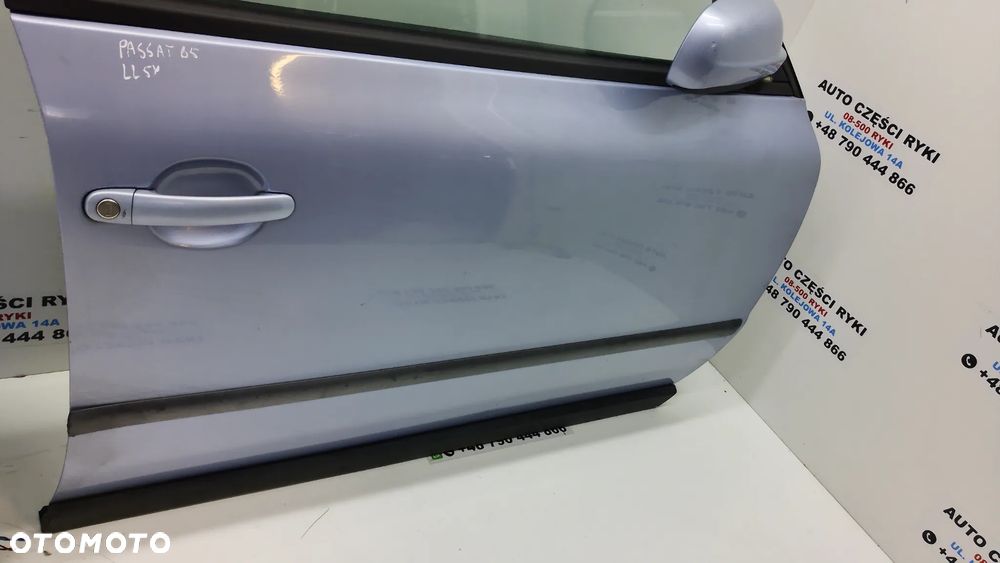 VW Passat B5 Kombi  Sedan  Drzwi Prawe  Przód LL5Y - 4