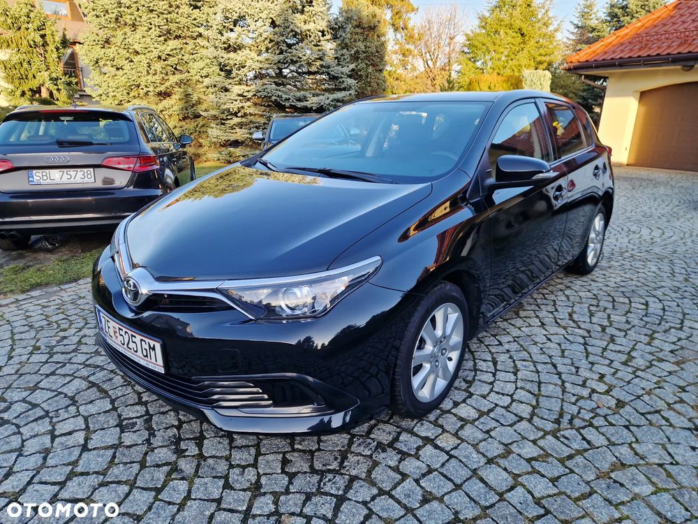 Toyota Auris 1.33 Dual-VVT-i Comfort - 1