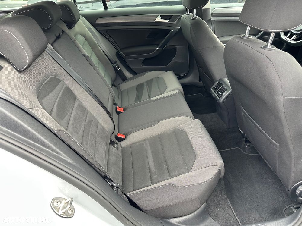Volkswagen Golf 1.6 TDI DSG Highline - 12